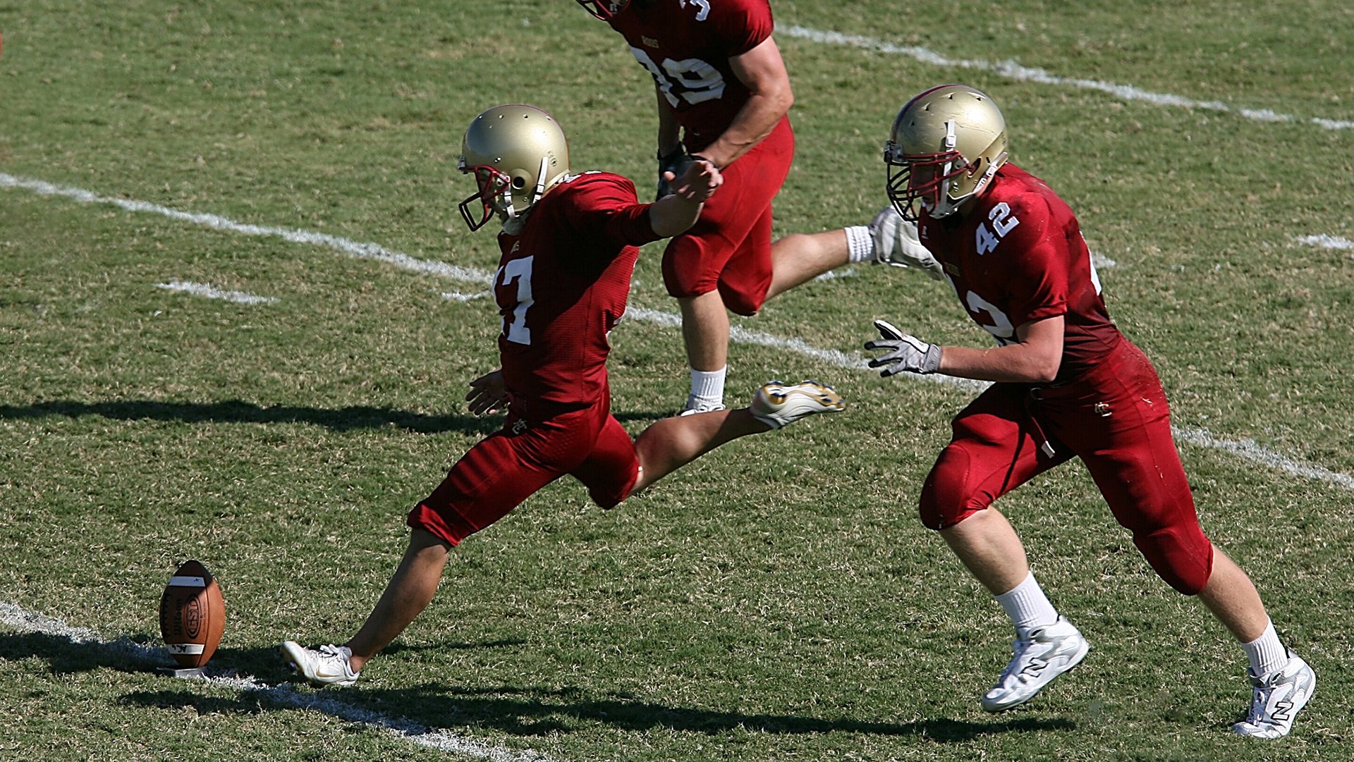 全球首届机器人足球世界杯落幕 科技与体育融合开启新纪元